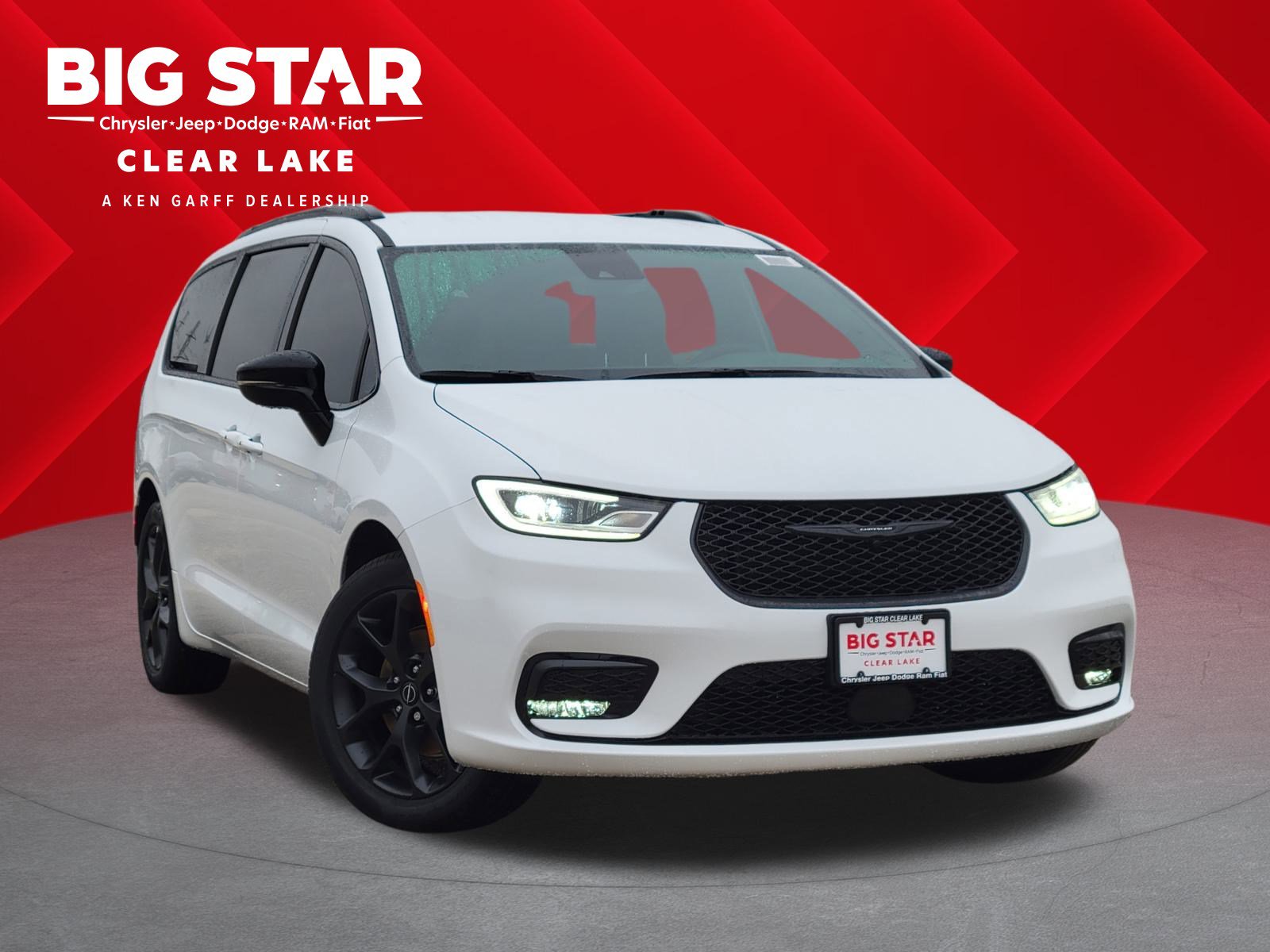 2026 Chrysler Pacifica Select's photo