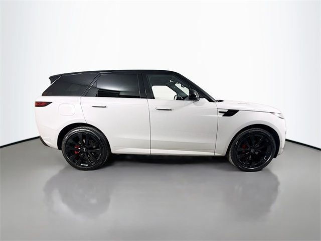 2025 Land Rover Range Rover Sport SE photo 4