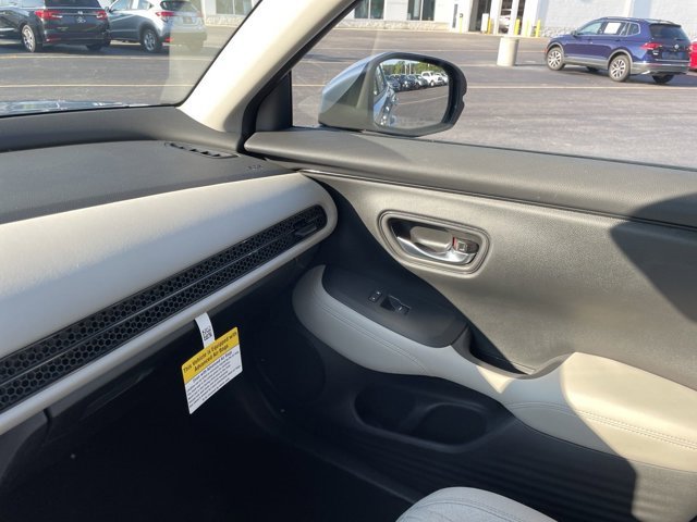 2025 Honda HR-V LX photo 12
