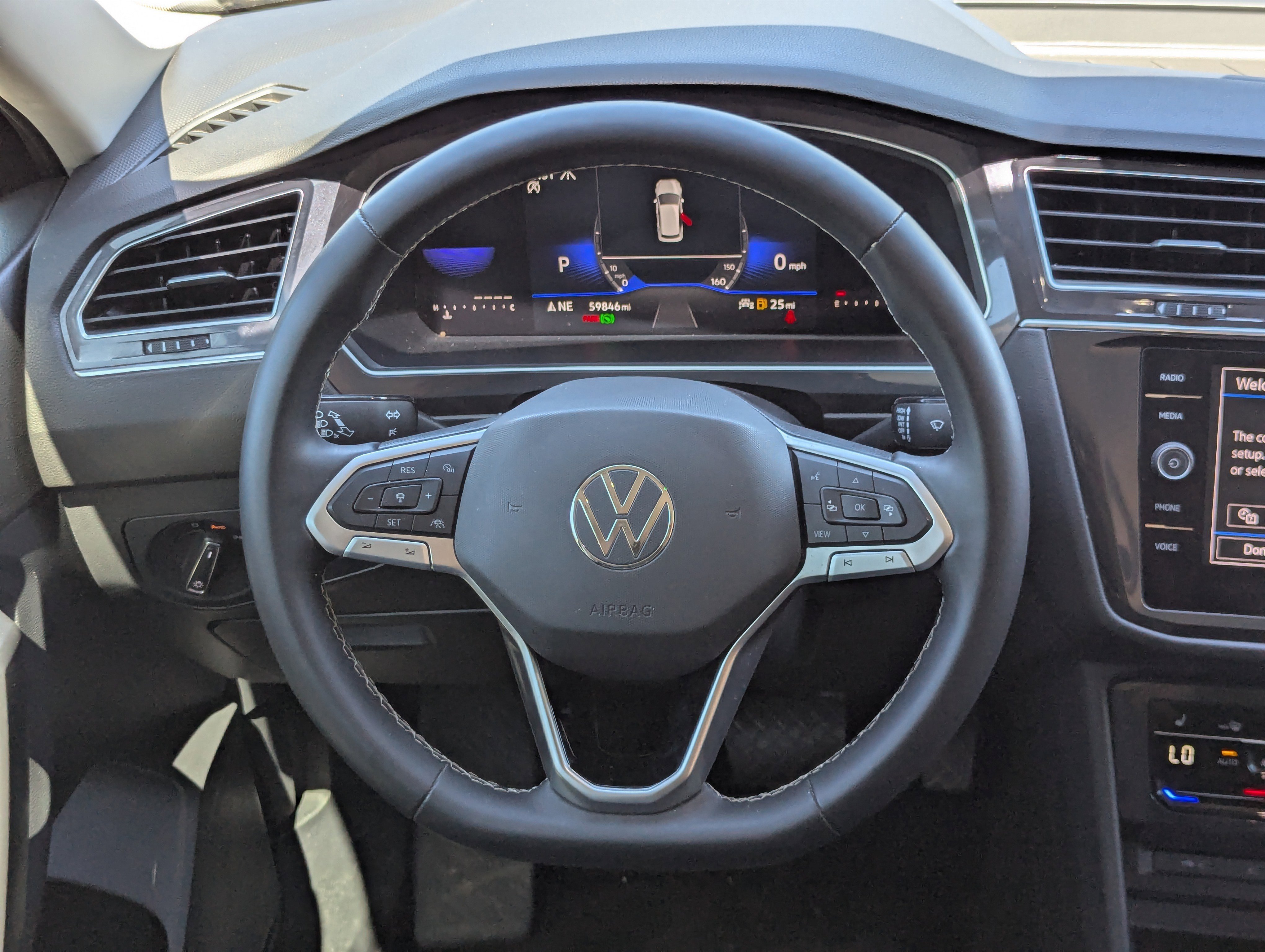 2023 Volkswagen Tiguan SE photo 4