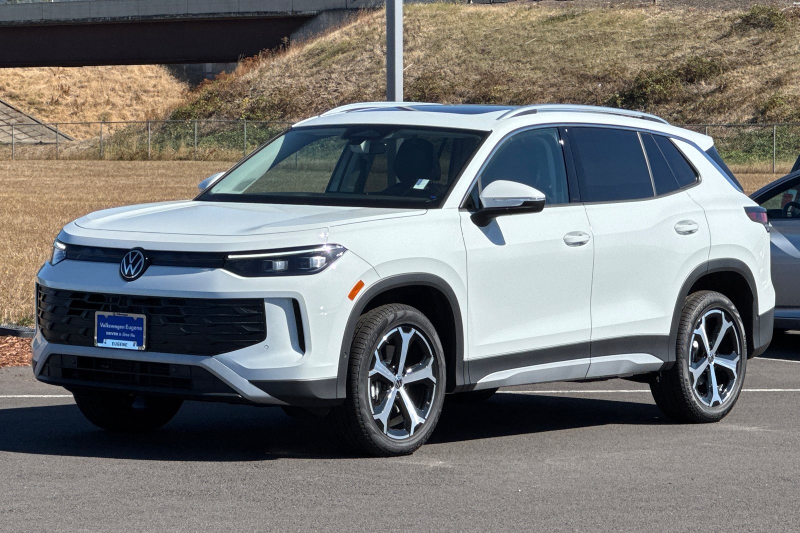 2025 Volkswagen Tiguan SE photo 5