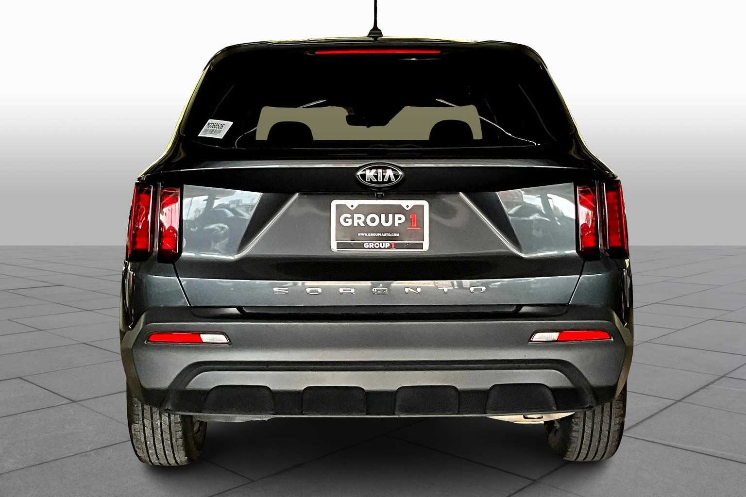 2021 Kia Sorento LX photo 4