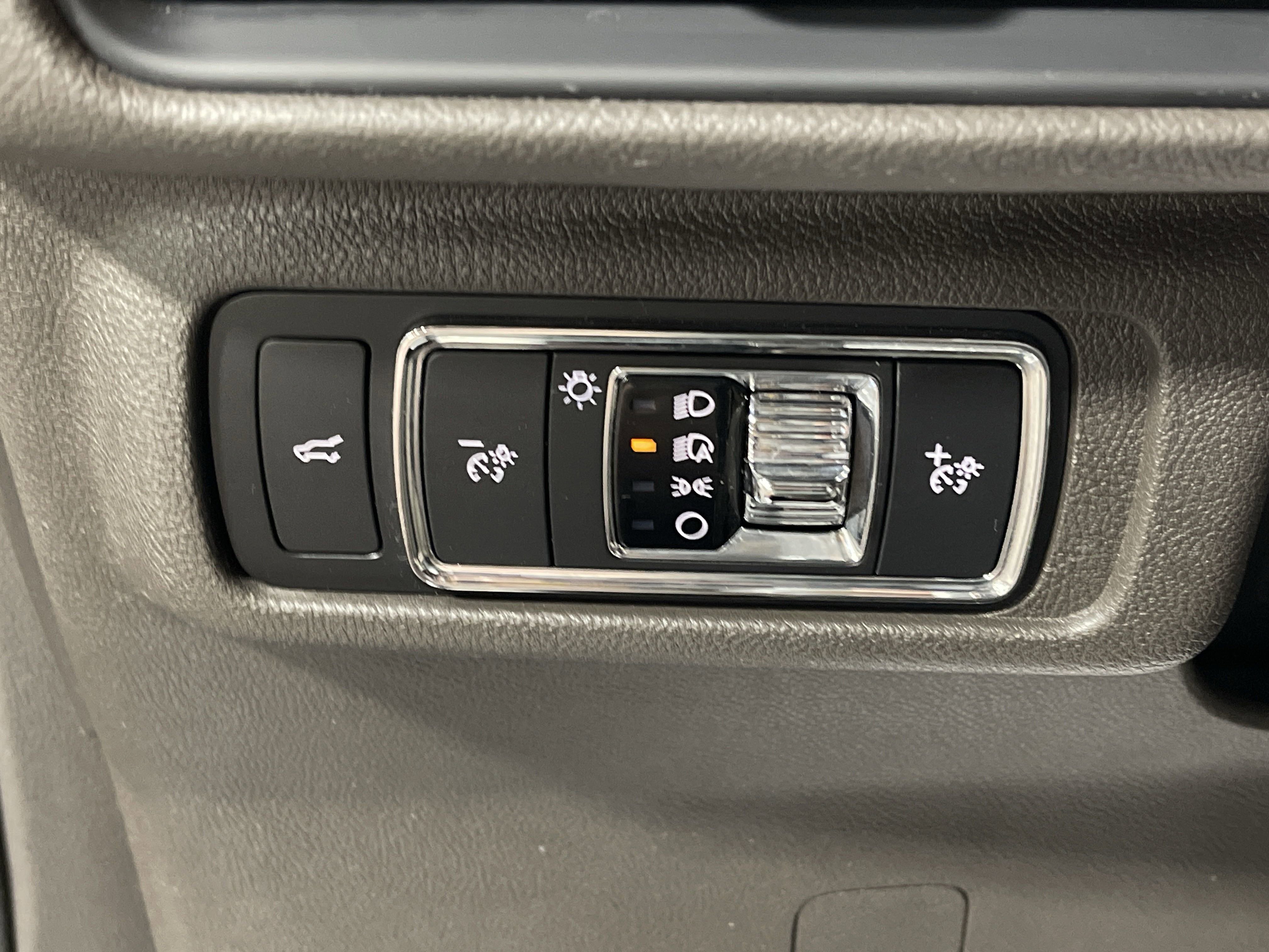 2022 Lincoln Corsair Standard photo 7