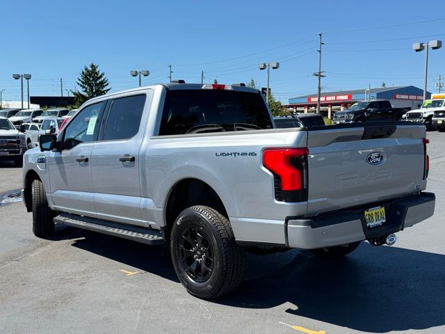 2025 Ford F-150 Lightning XLT photo 8