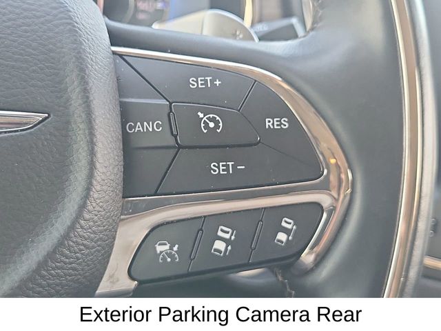 2015 Chrysler 200 C photo 23