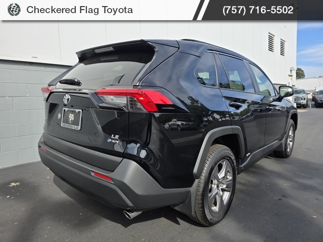 2025 Toyota RAV4 Hybrid LE photo 2