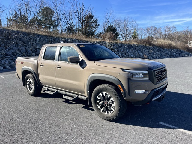2023 Nissan Frontier PRO-4X's photo