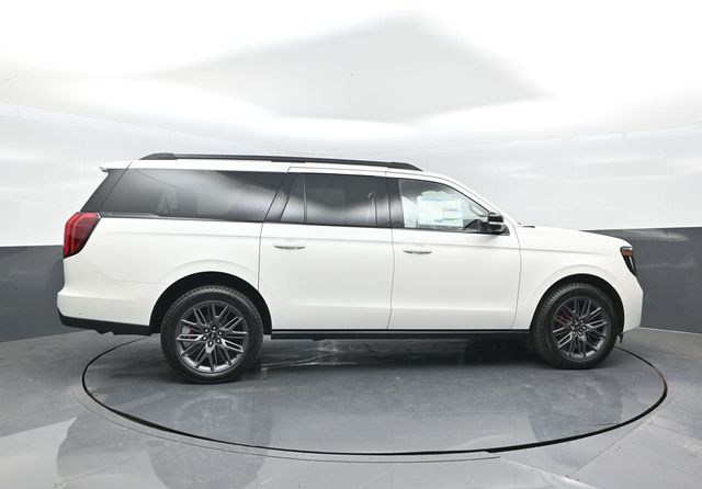 2025 Ford Expedition Platinum MAX photo 3