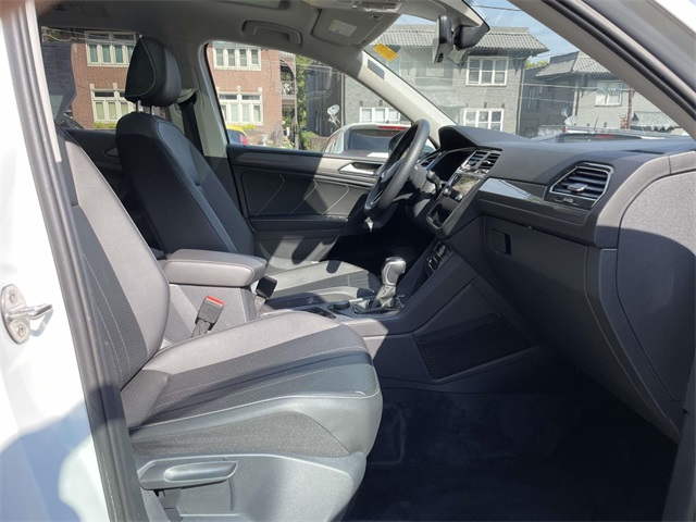 2022 Volkswagen Tiguan SE photo 16