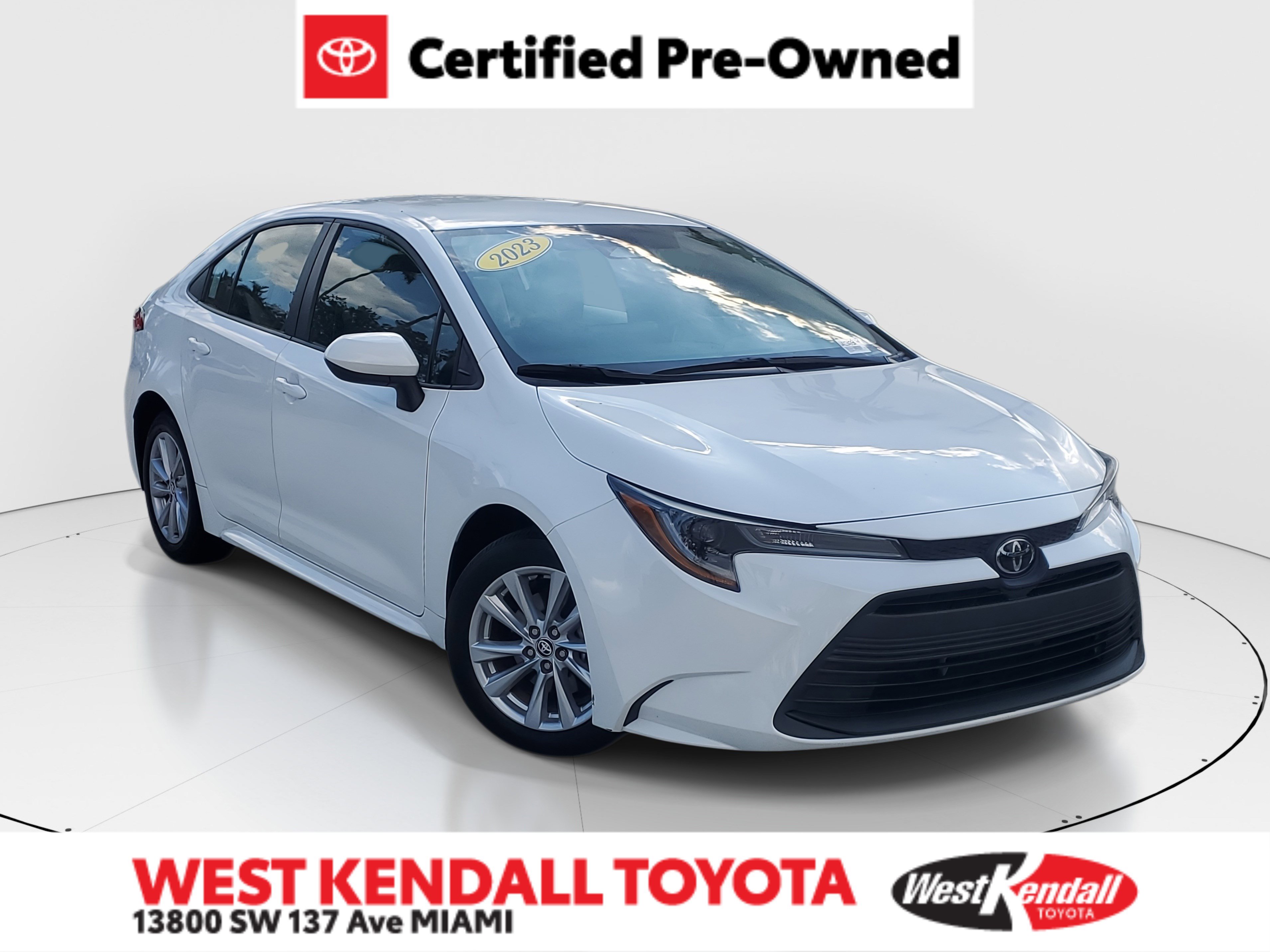 2023 Toyota Corolla LE's photo