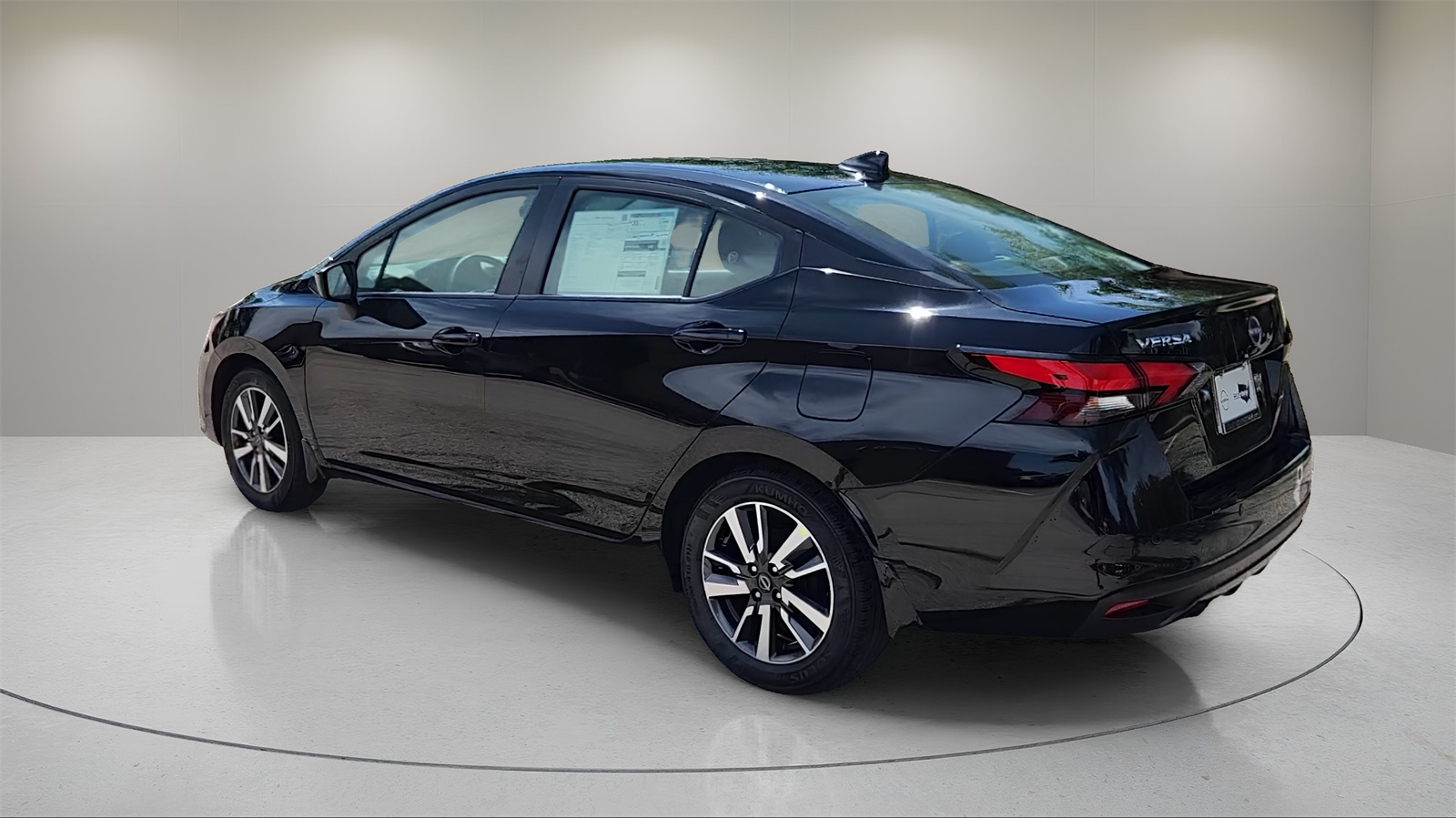2025 Nissan Versa SV photo 5