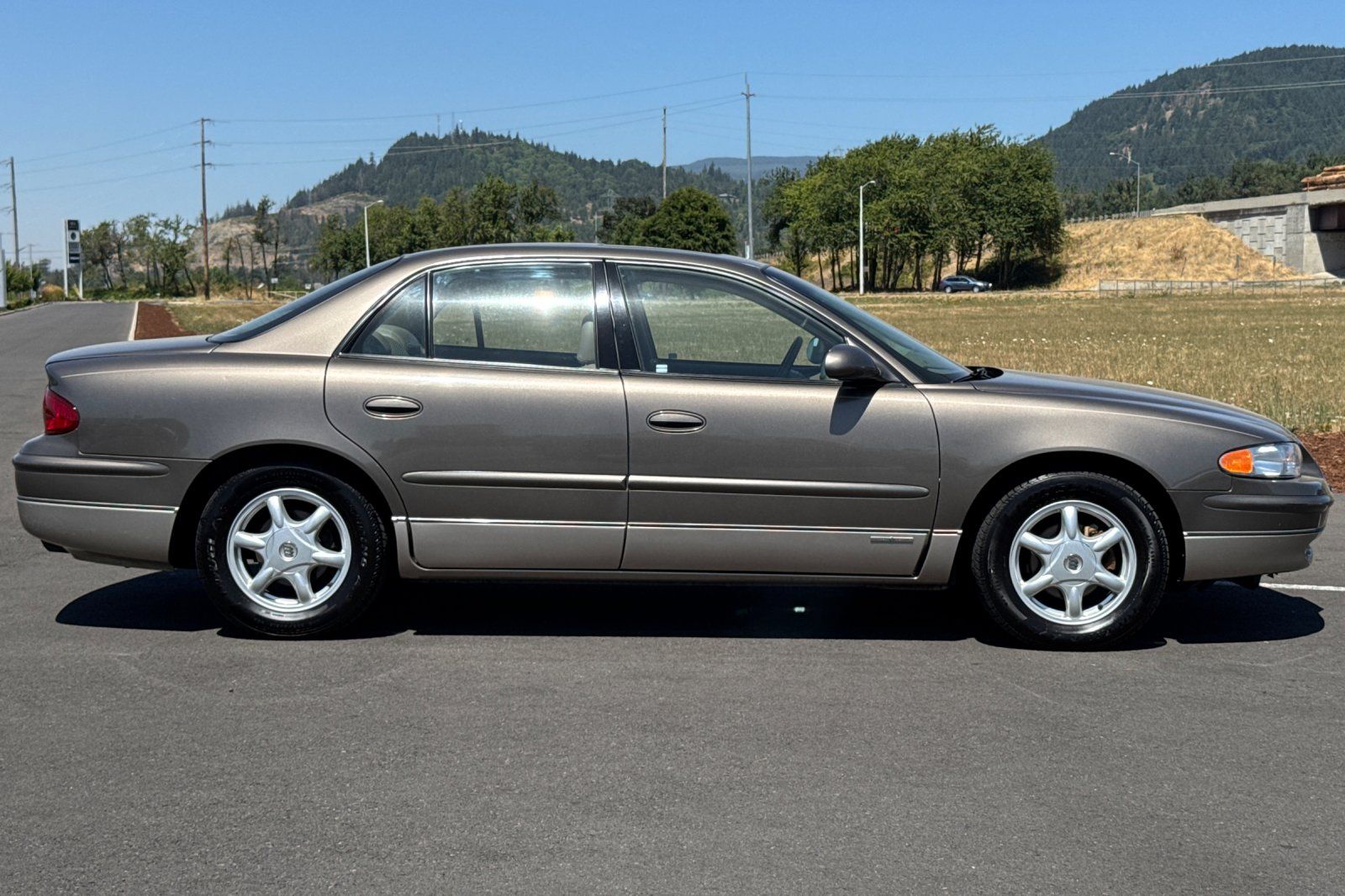 Used 2003 Buick Regal LS with VIN 2G4WB52KX31247322 for sale in Eugene, OR