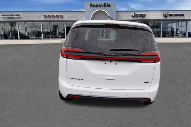 2026 Chrysler Pacifica photo 3