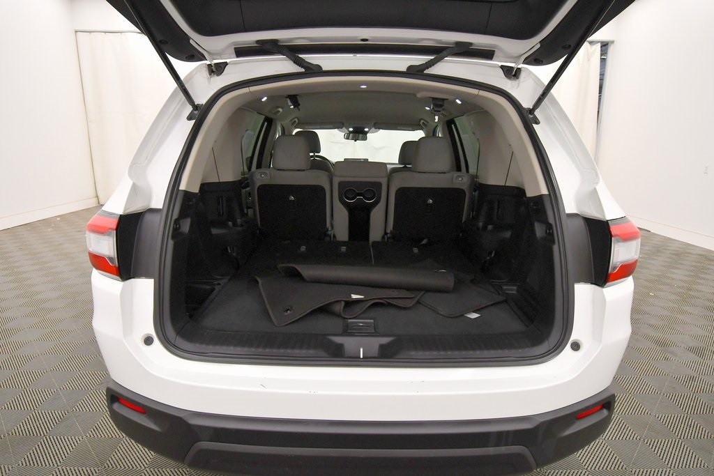 2023 Honda Pilot LX photo 4