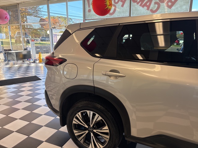 2023 Nissan Rogue SV photo 4