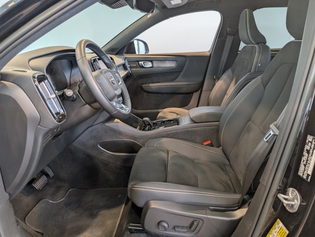 2023 Volvo XC40 Recharge Ultimate photo 13