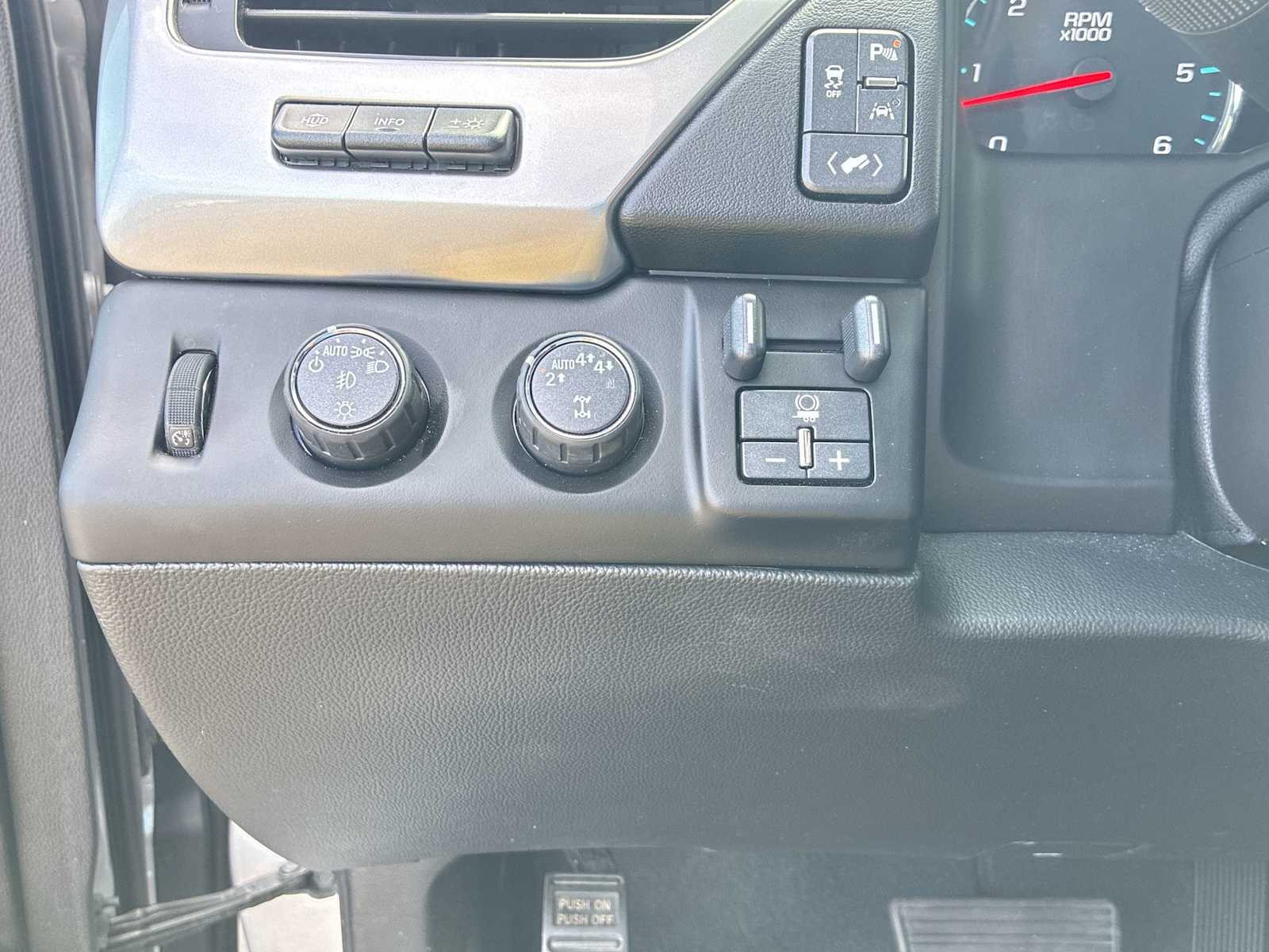 2020 Chevrolet Suburban Premier photo 18