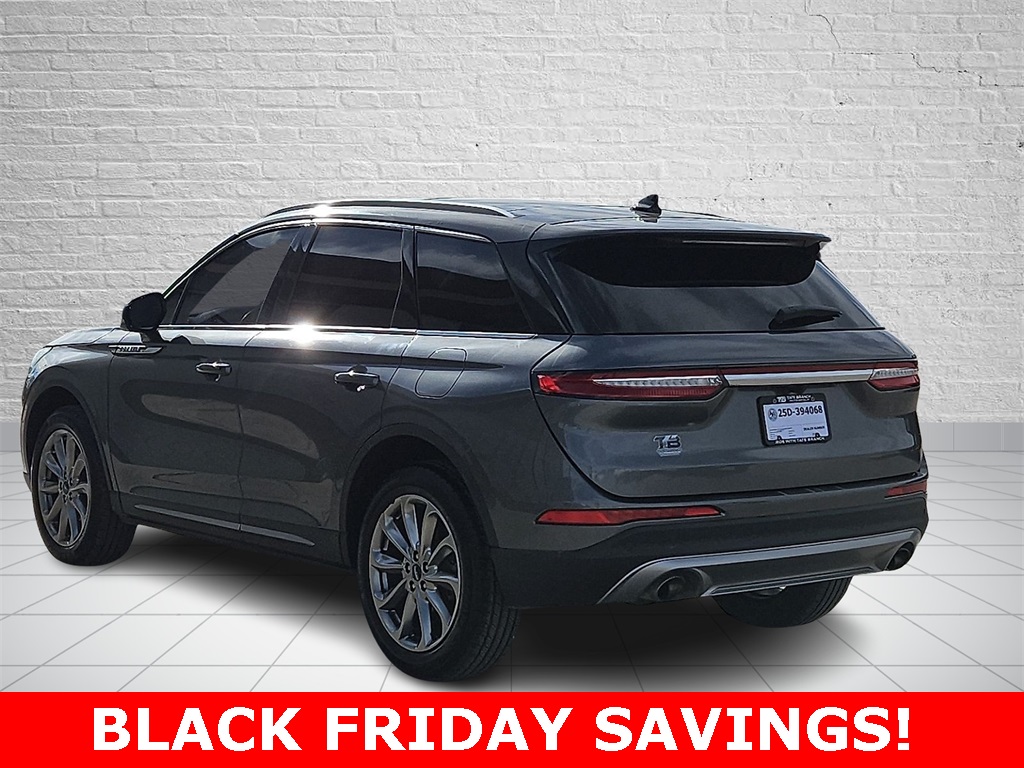 2022 Lincoln Corsair Standard photo 3