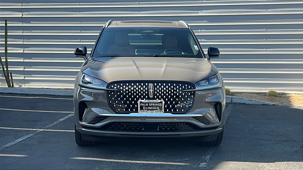 2025 Lincoln Aviator Black Label photo 2
