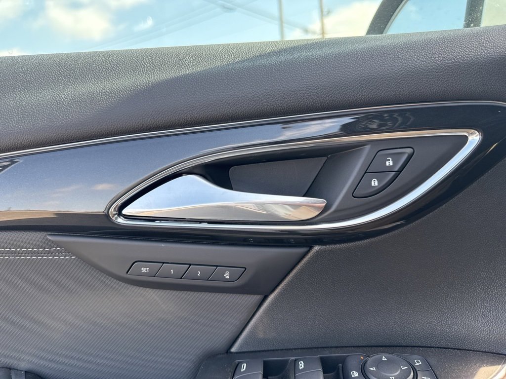 2025 Buick Envision Preferred photo 14