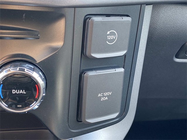 2025 Ford F-150 XLT photo 19