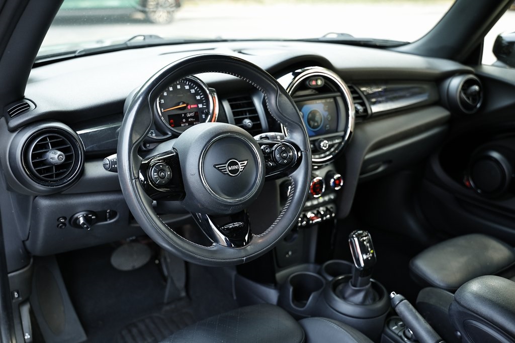 2020 Mini Cooper Signature photo 17