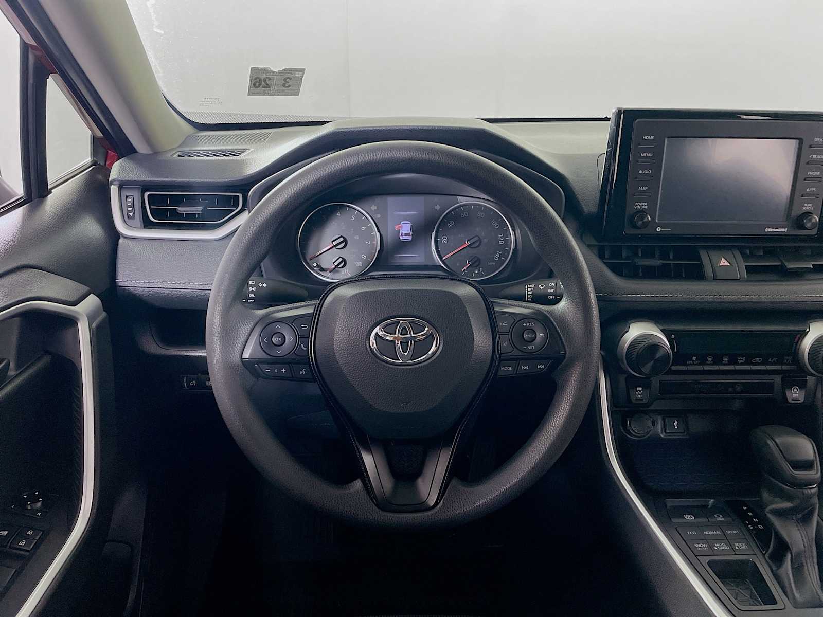 2021 Toyota RAV4 LE photo 17