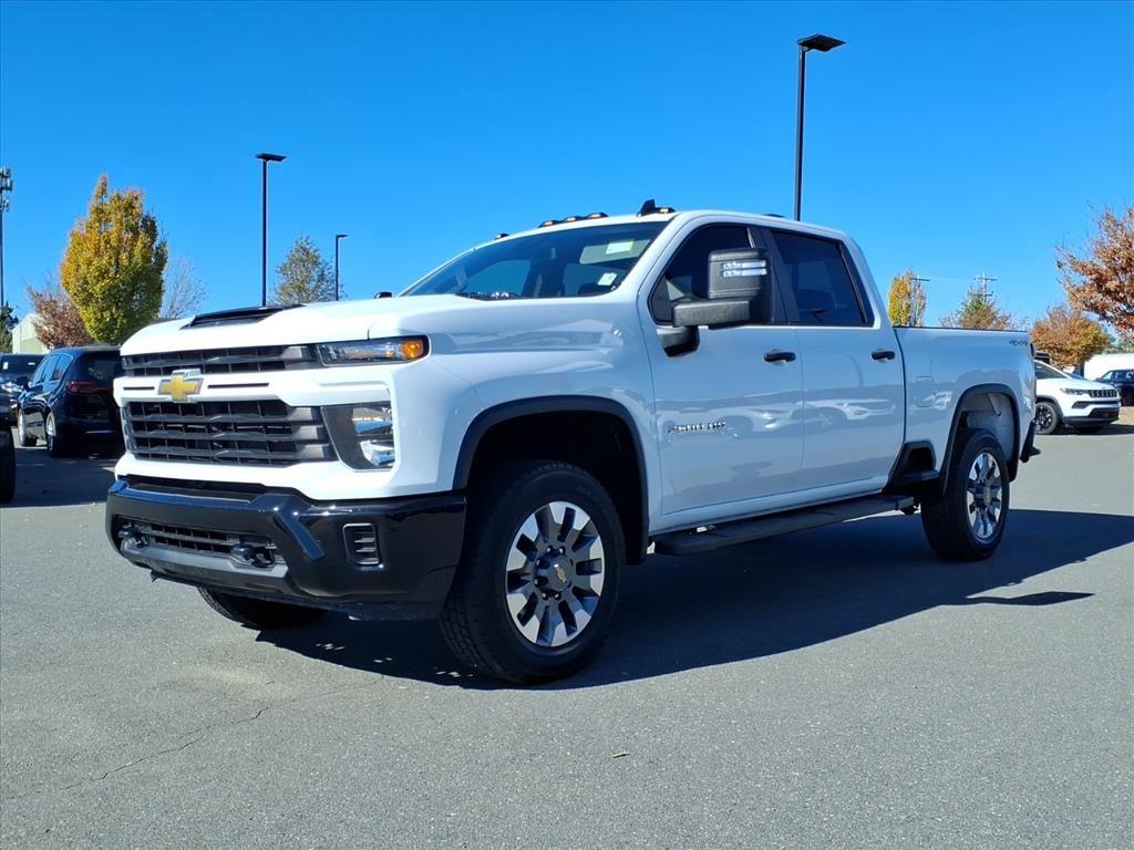 2024 Chevrolet Silverado 2500HD Custom's photo