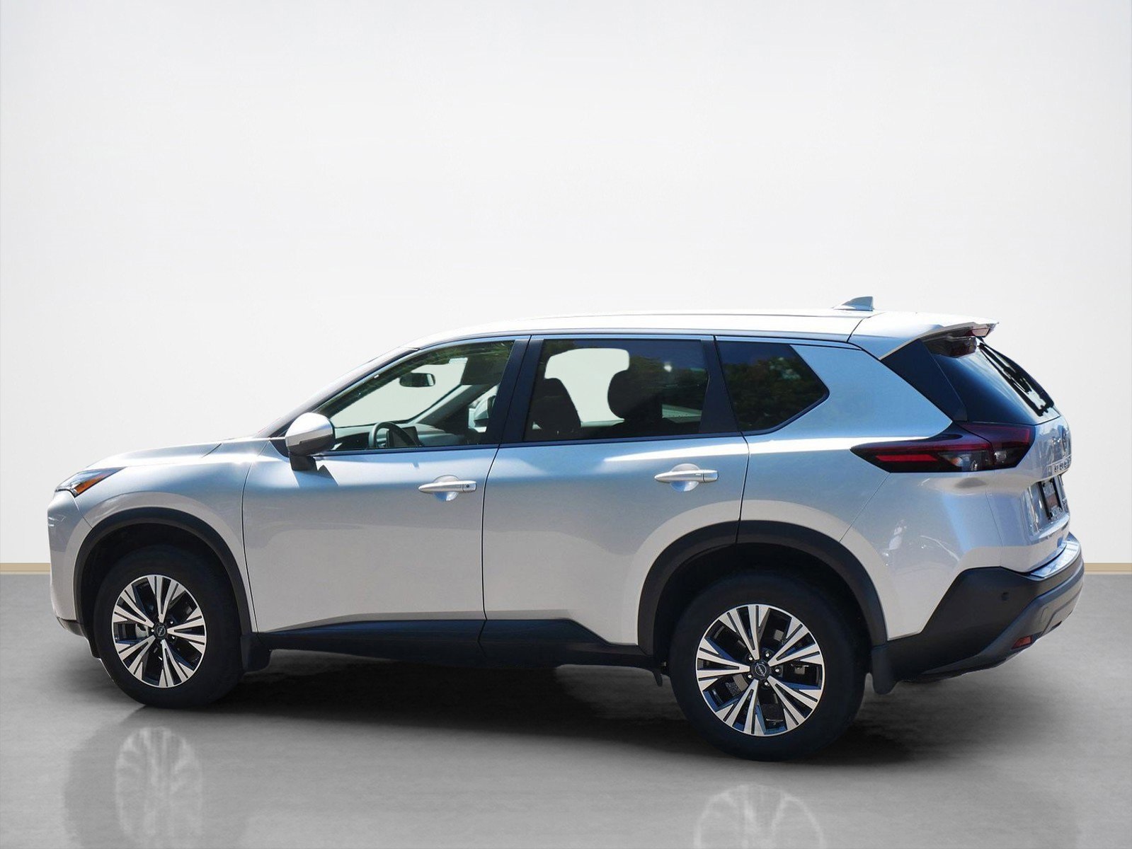 2023 Nissan Rogue SV photo 5