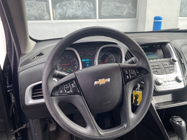 2017 Chevrolet Equinox LS photo 2