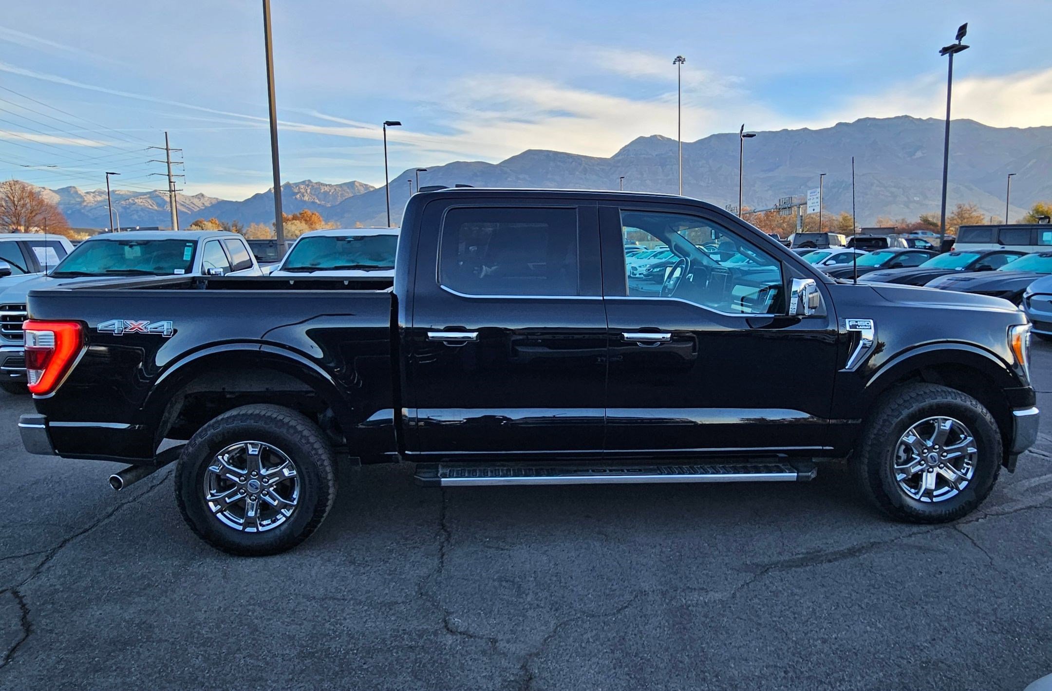 2023 Ford F-150 Lariat photo 2
