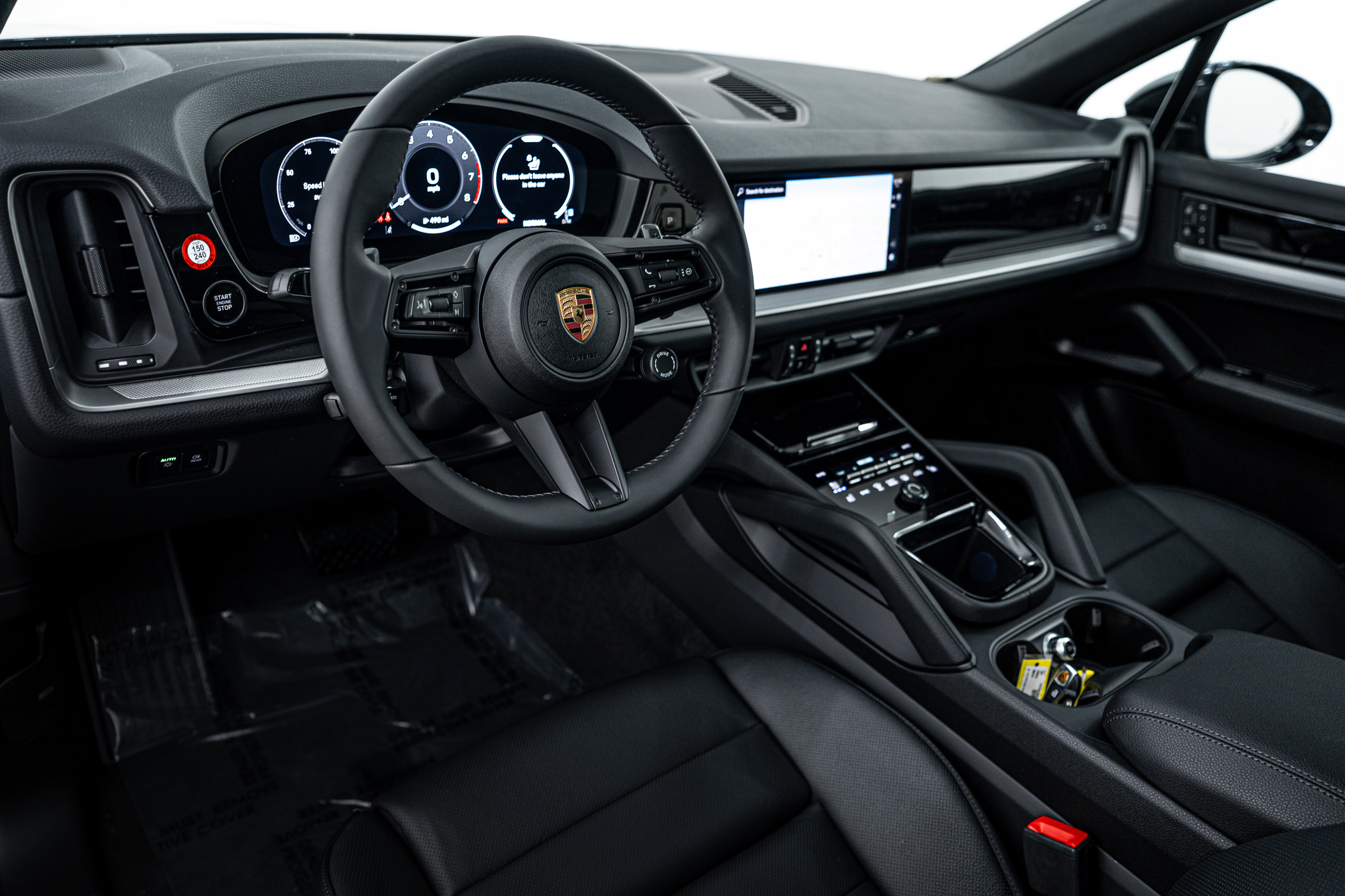 2025 Porsche Cayenne photo 3