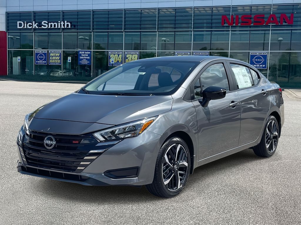 2025 Nissan Versa SR photo 3