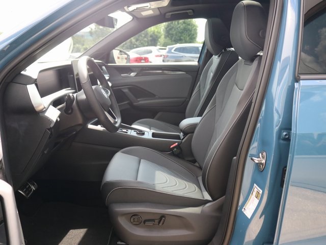 2025 Volkswagen Tiguan SE R-Line Black photo 3