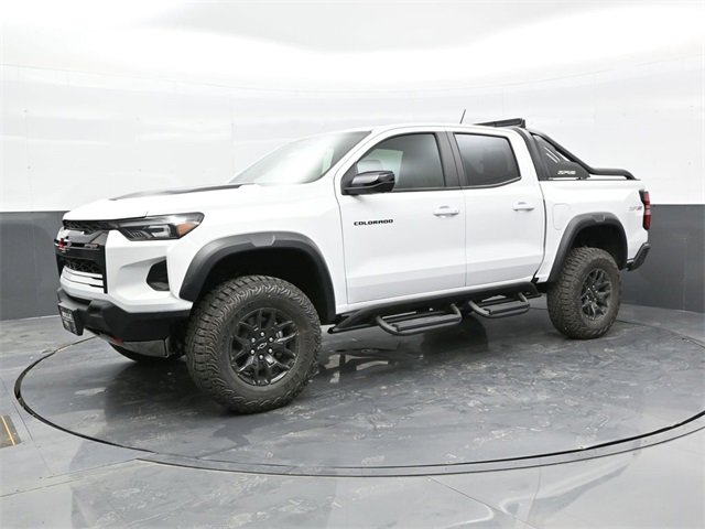 2025 Chevrolet Colorado ZR2 photo 2