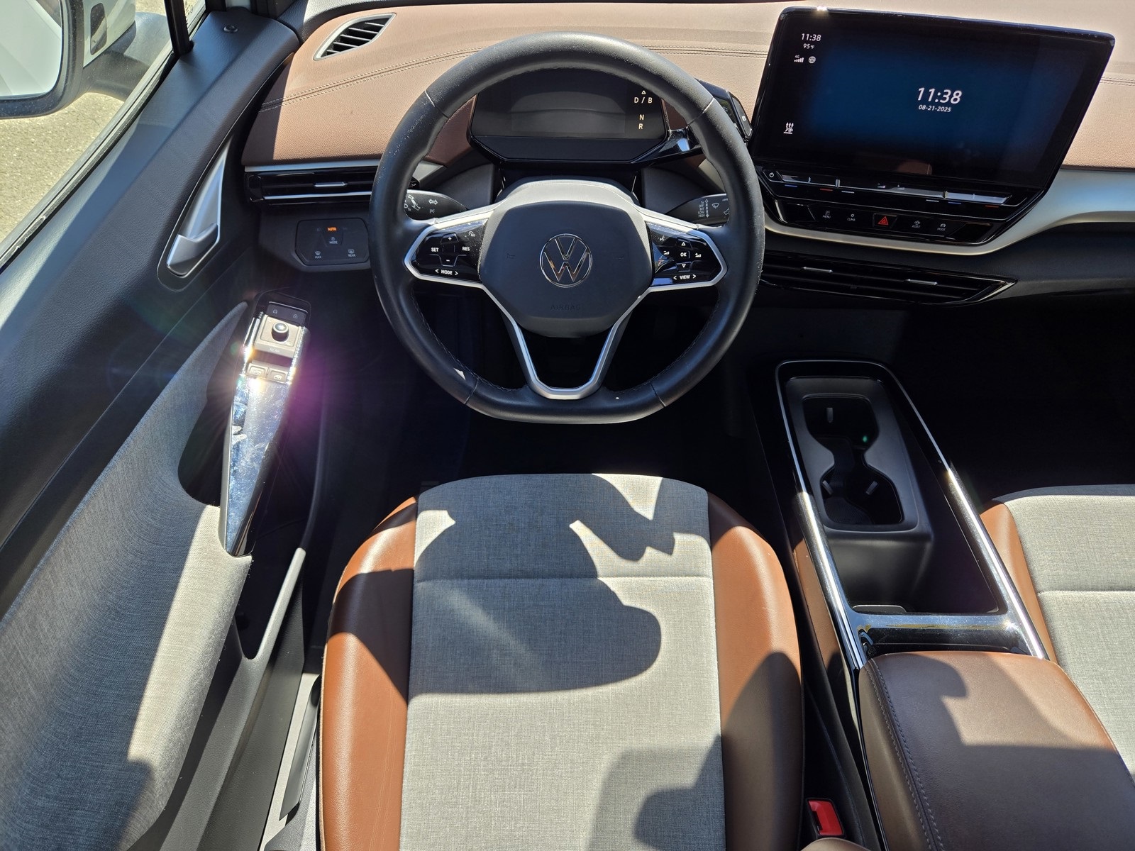 2023 Volkswagen ID.4 Pro photo 10