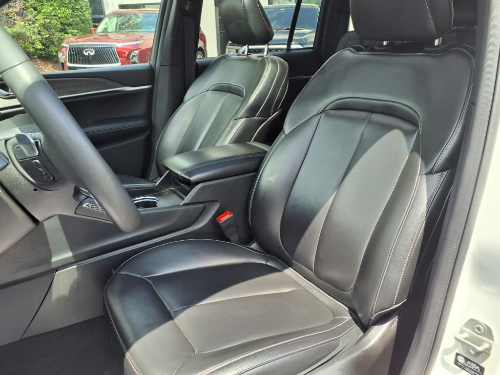 2024 Jeep Cherokee Limited 4xe photo 4
