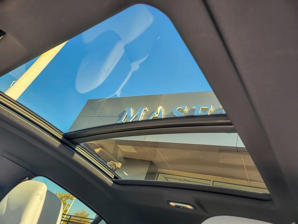 2023 BMW X6 - Image 11