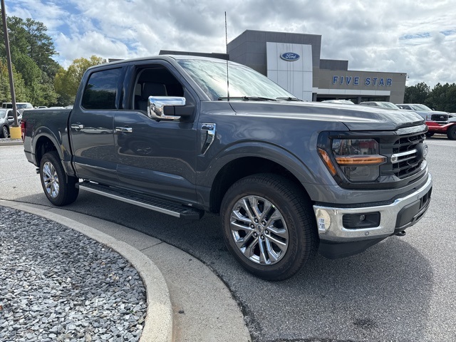 2025 Ford F-150 XLT photo 2
