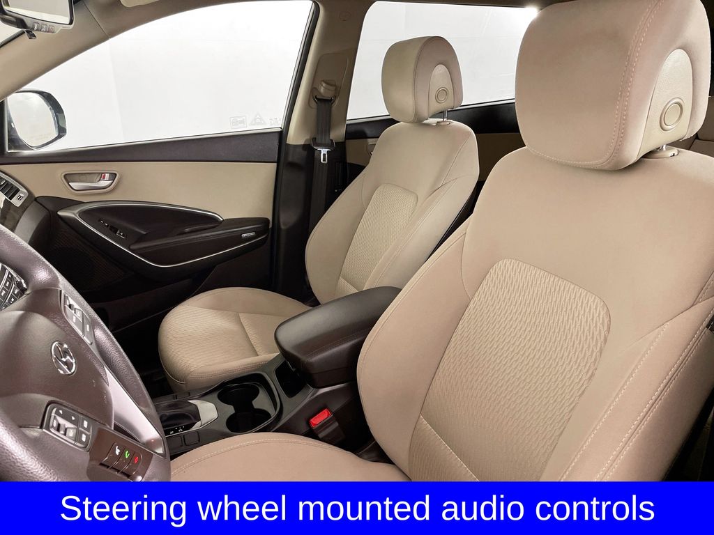 2017 Hyundai Santa Fe SE photo 11