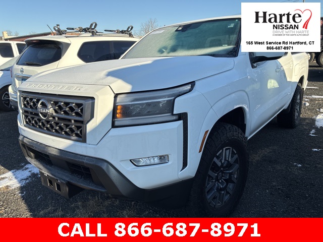 2024 Nissan Frontier SL's photo