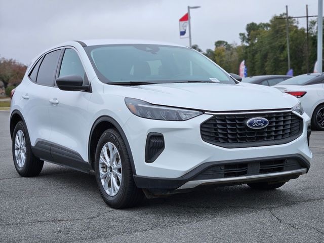2023 Ford Escape Active's photo