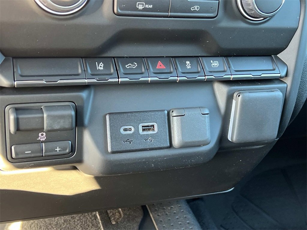2026 Chevrolet Silverado 2500HD Custom photo 19
