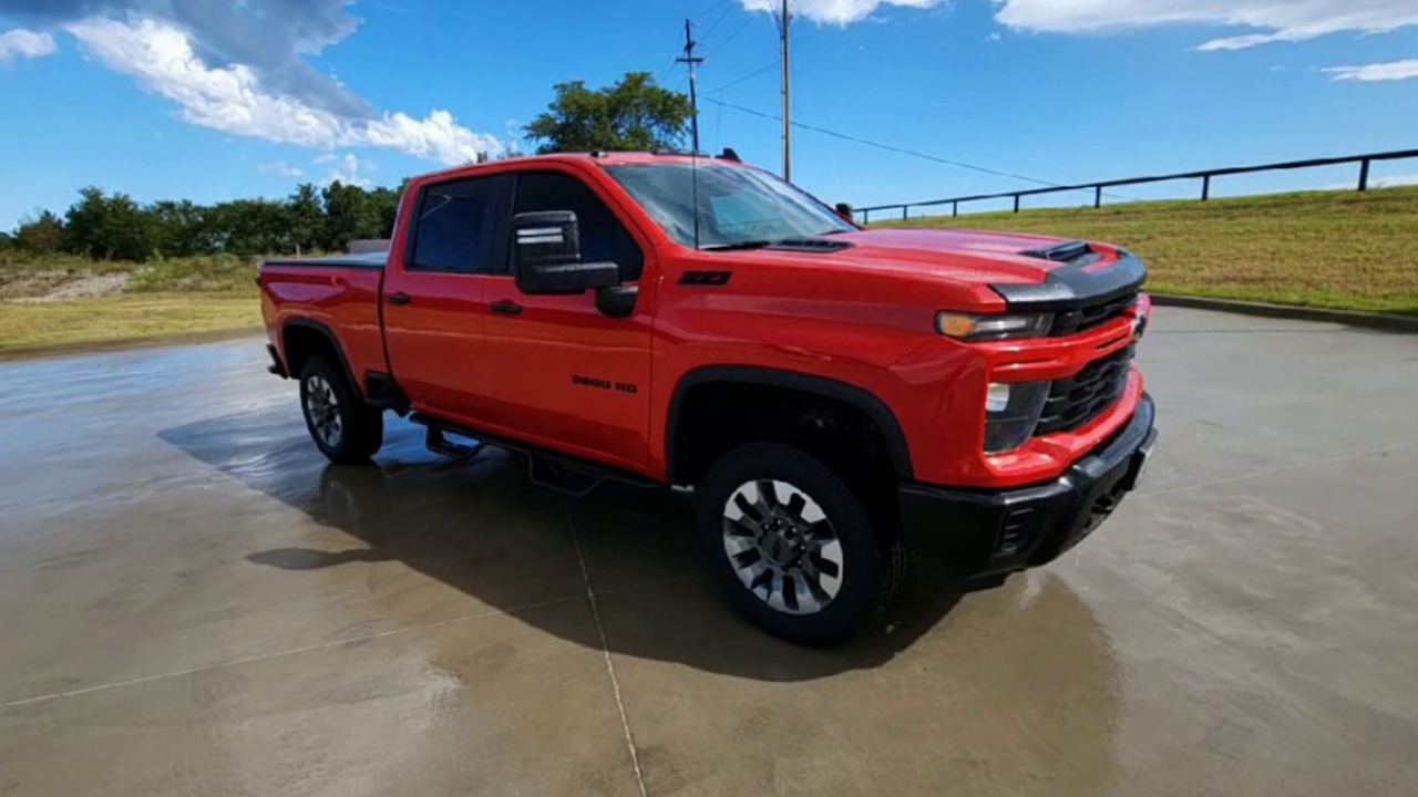 2024 Chevrolet Silverado 2500HD Custom photo 31