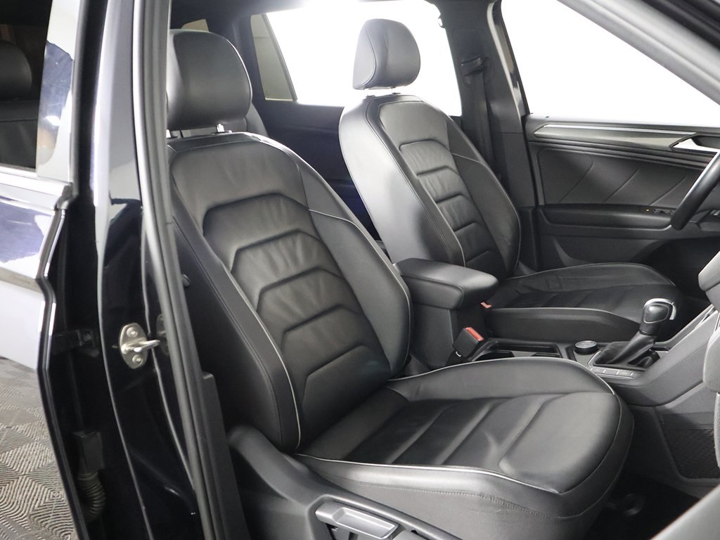 2020 Volkswagen Tiguan SEL Premium R-Line photo 32