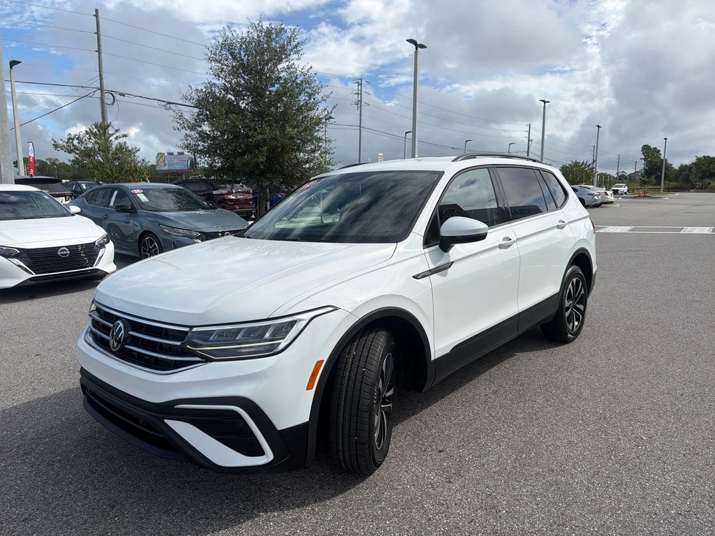 2022 Volkswagen Tiguan S photo 3