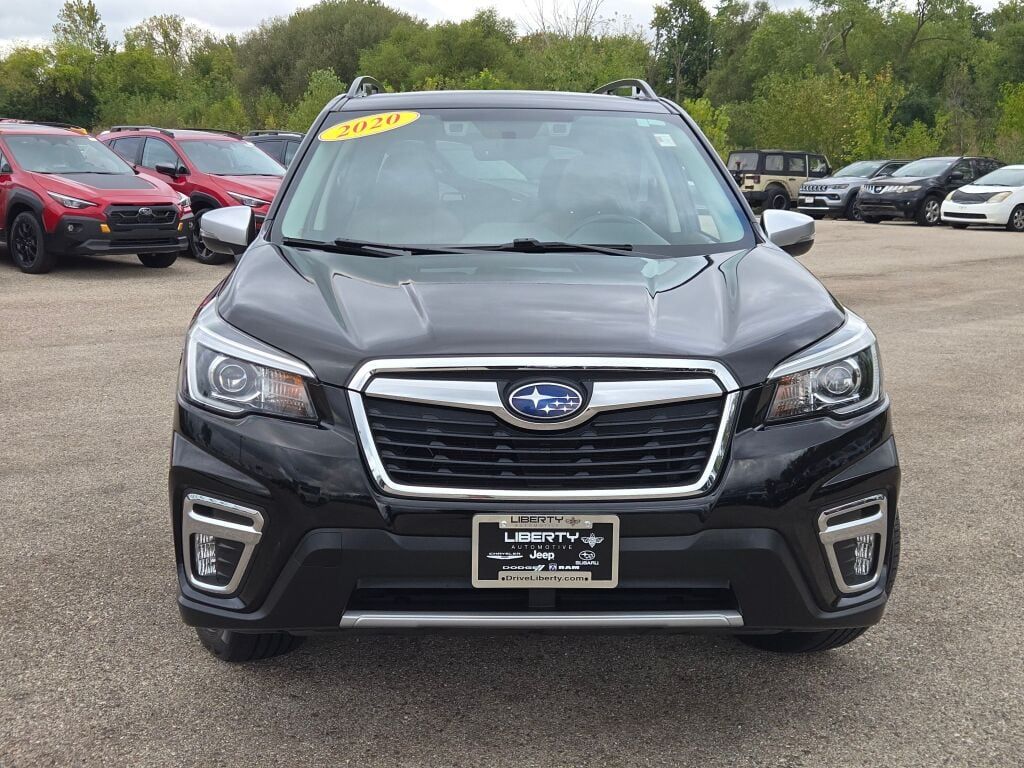 2020 Subaru Forester Touring photo 3