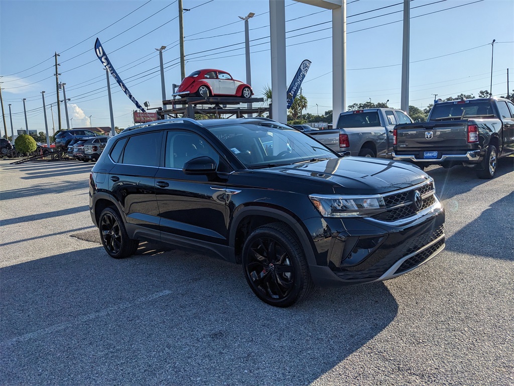 2024 Volkswagen Taos SE photo 8