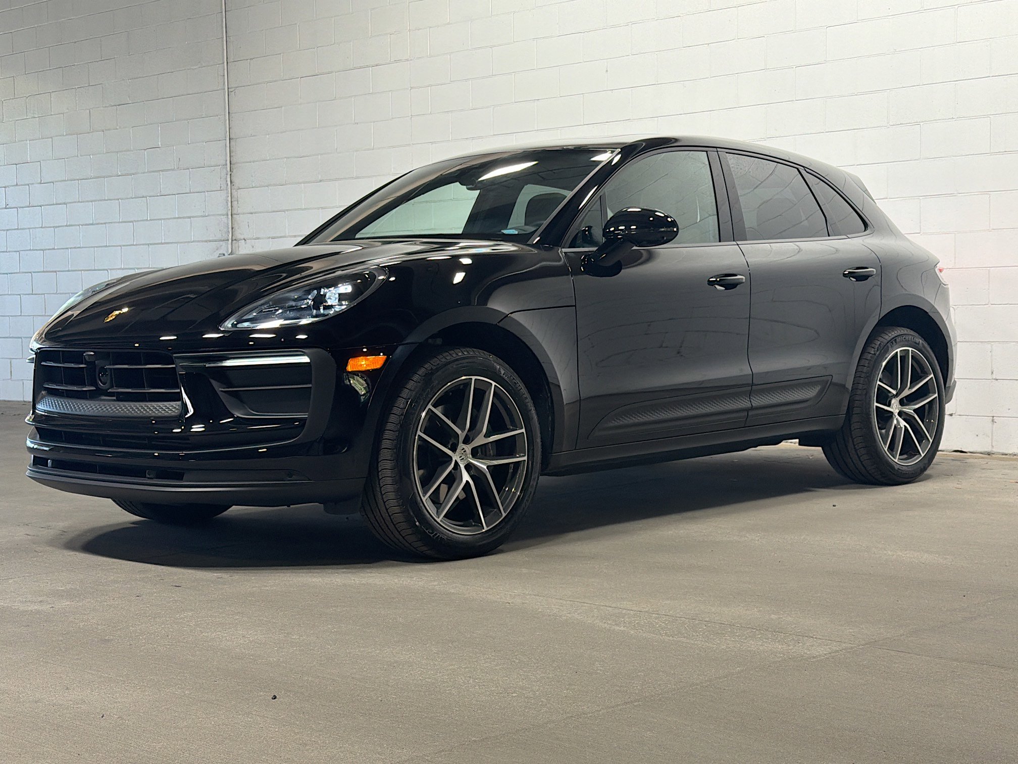 2025 Porsche Macan's photo