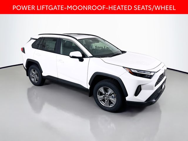 2025 Toyota RAV4 XLE's photo
